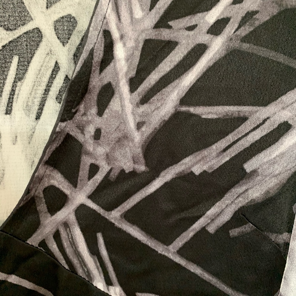 Halston Heritage Printed Satin Hi Low Tunic - Picture 6 of 9